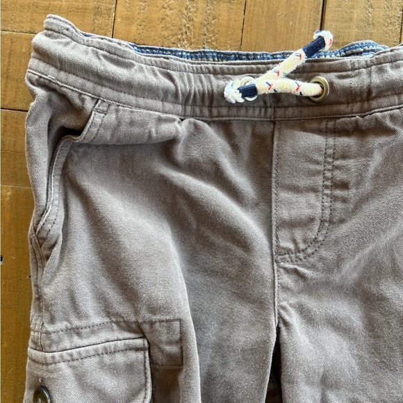Mini Boden gray twill cargo shorts - Picture 3 of 6
